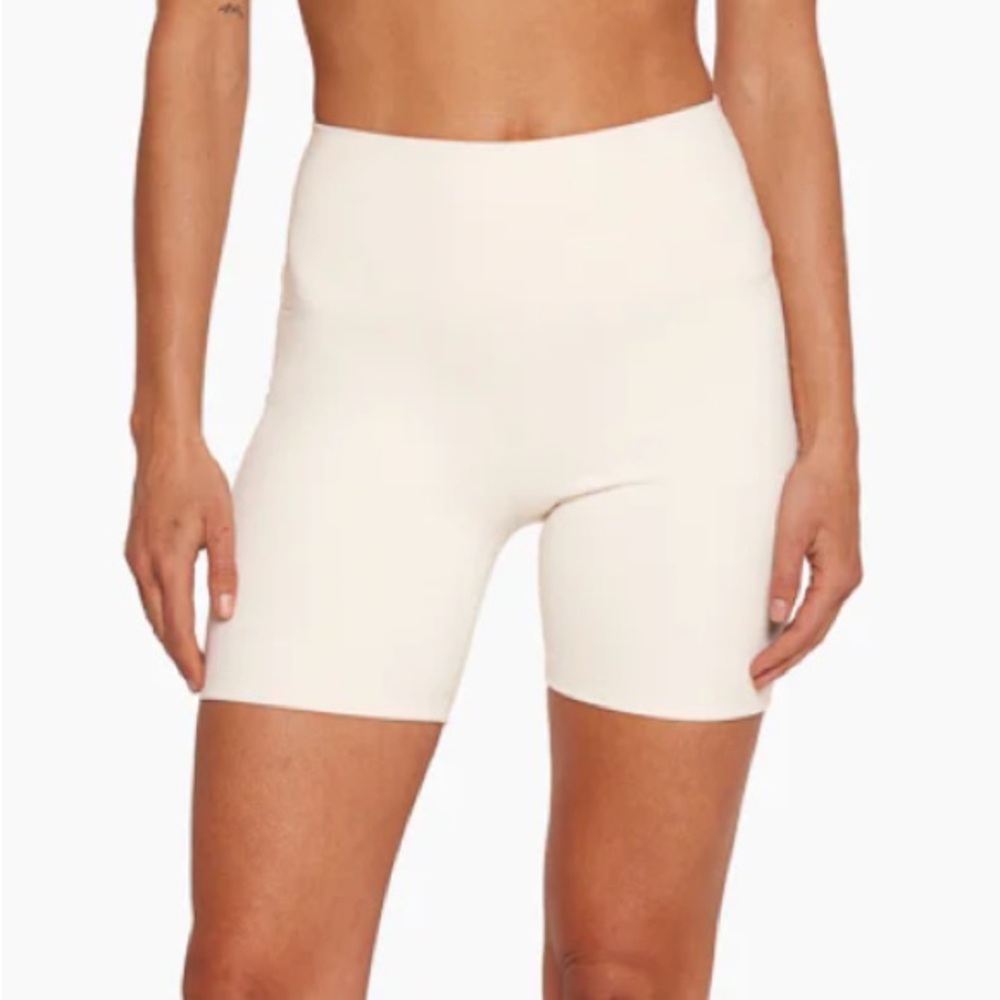Set Active Luxform Biker Short in Blanc